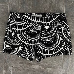 Trina Turk Corbin Shorts Size 6